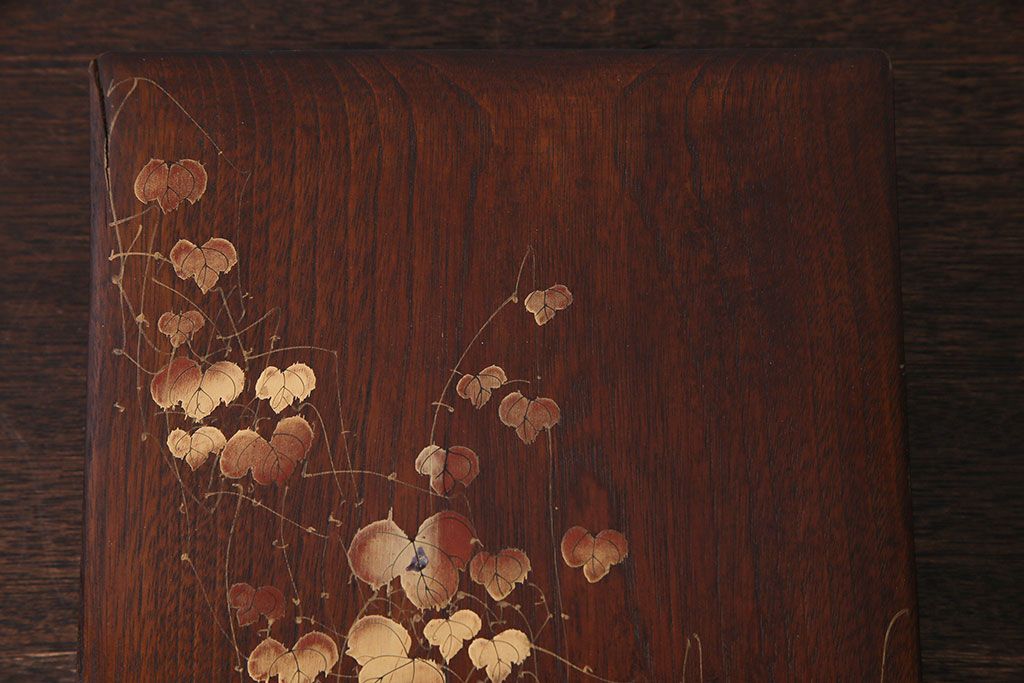 アンティーク雑貨　昭和中期　クスノキ材　和の風情を漂わせる蒔絵が美しい収納箱