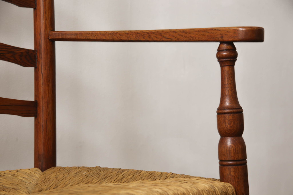 中古　美品　松本民芸家具　ナラ材　漆塗り　背面の曲線デザインが優美なラダーバックアームチェア(椅子、イス、ダイニングチェア、ハイバックチェア)(定価約40万円)(R-064183)