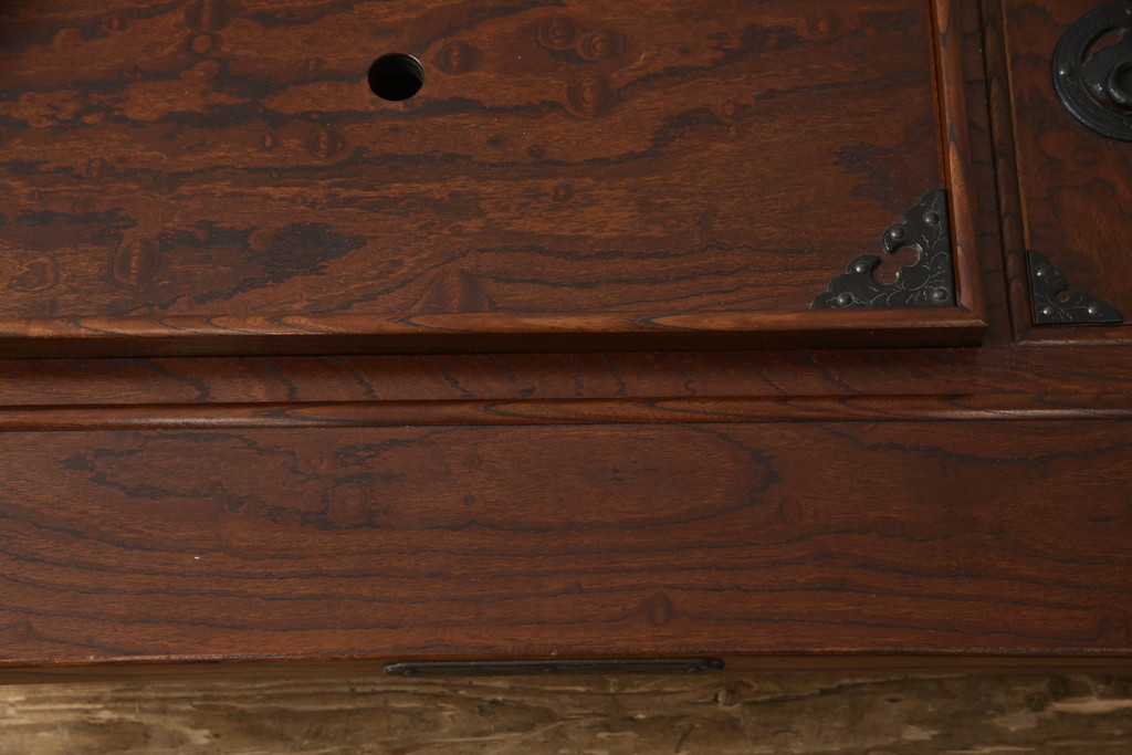 中古　岩谷堂箪笥　重厚感ある金具と佇まいが魅力の長火鉢(木製火鉢、ローテーブル、座卓)(R-069684)