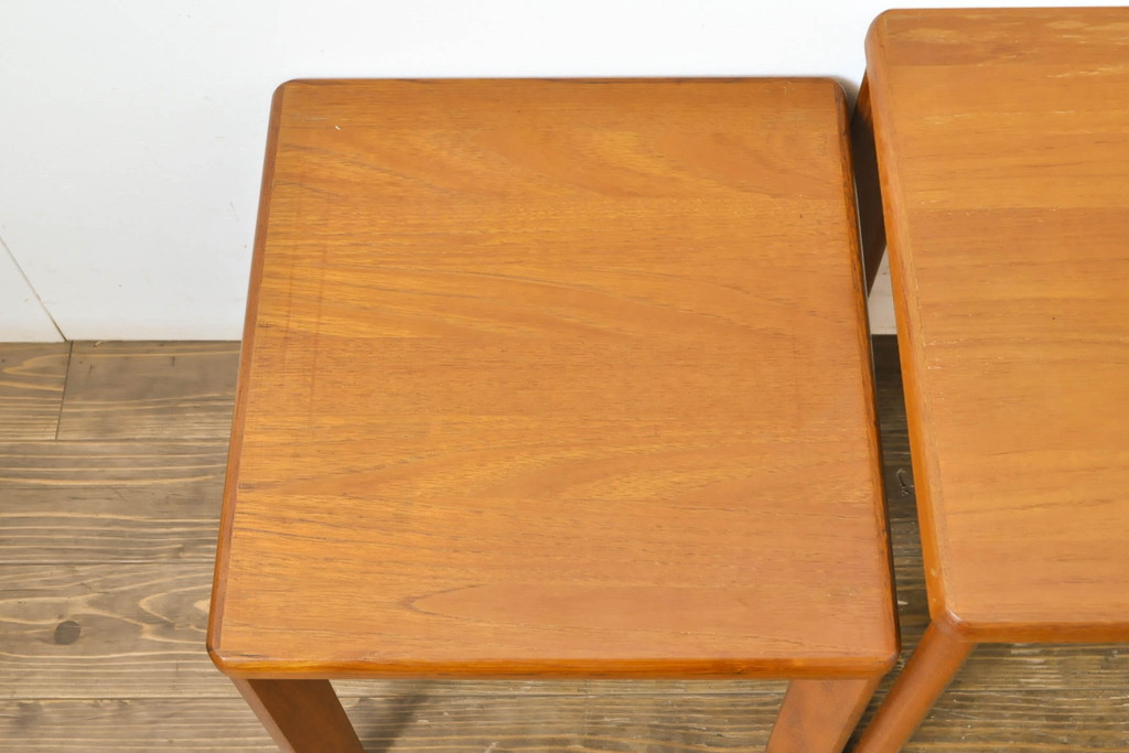 北欧ビンテージ　チーク材　ナチュラルな木の風合いが魅力的なネストテーブル(サイドテーブル、カフェテーブル、ヴィンテージ)(R-063241)