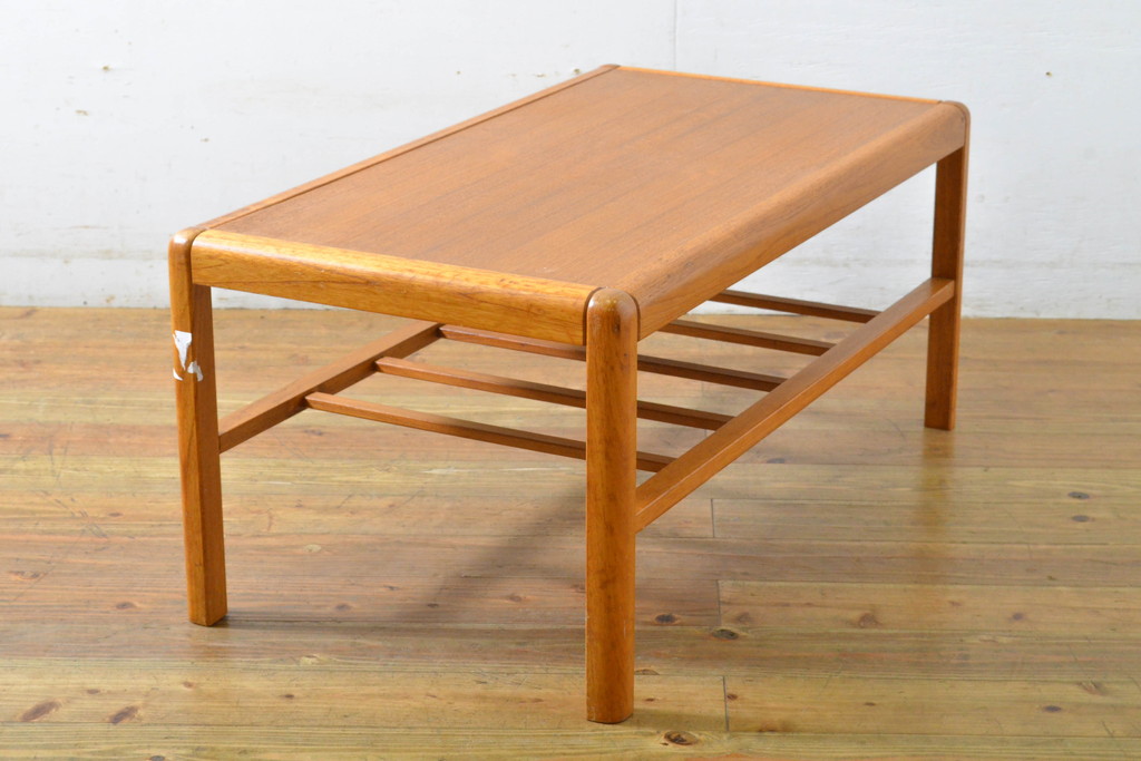 デンマークビンテージ　チーク材　シンプルで飽きのこないデザインが魅力のローテーブル(センターテーブル、リビングテーブル、ヴィンテージ)(R-063441)