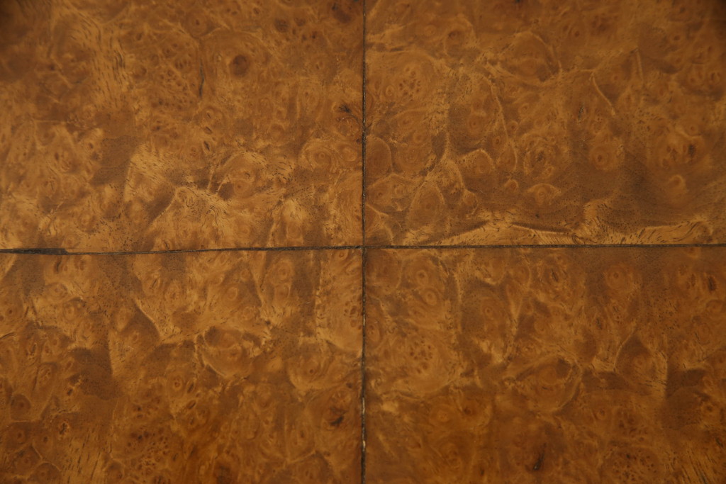 イギリスヴィンテージ　バーチ材　バーズアイの天板がおしゃれな高級ニーホルデスク(両袖机、コンソールテーブル、ビンテージ、在宅用、在宅ワーク)(R-057190)