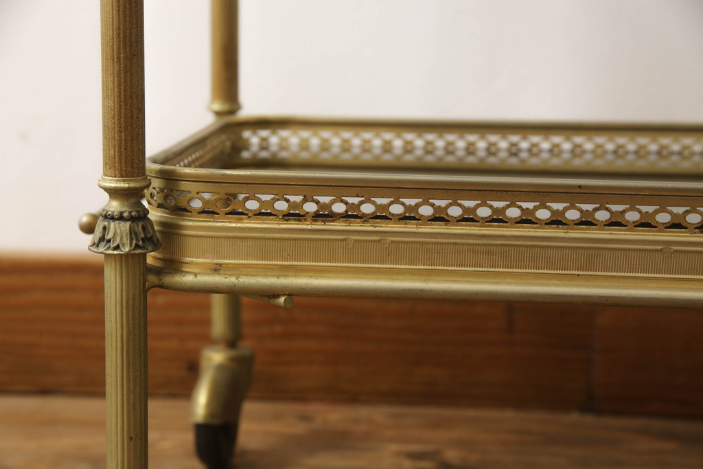 イギリスアンティーク　随所に施された繊細な意匠が美しい!小振りなキャスターワゴンテーブル(サイドワゴン、キッチンワゴン、キッチンラック、トロリー、サイドテーブル、英国)(R-065875)