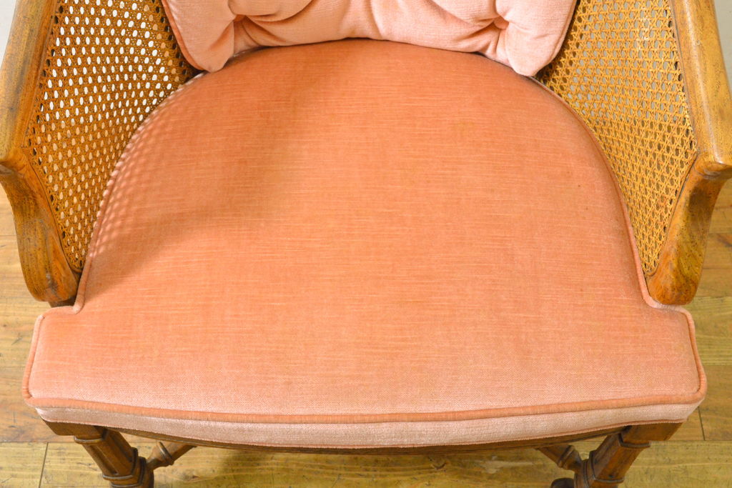 中古　DREXEL HERITAGE(ドレクセルヘリテイジ)　Grand Villa(グランドヴィラ)　くつろぎの時間を演出するキャスター付きアームチェア(椅子、イス、ダイニングチェア)(R-061990)