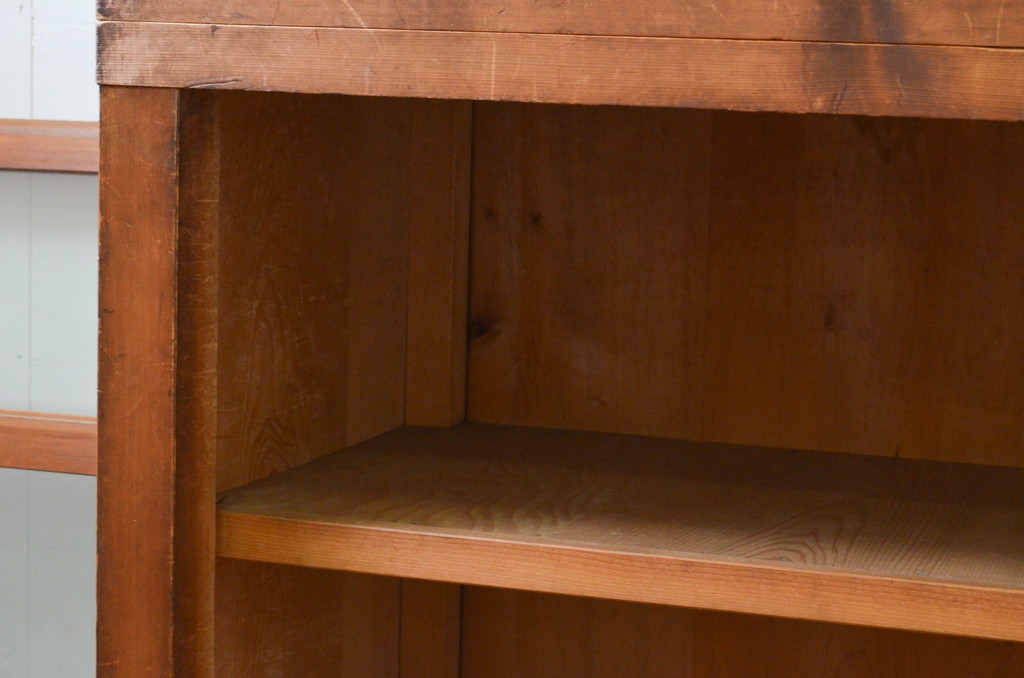和製アンティーク　温かみのある木味が魅力的なサイドボード(収納棚、サイドキャビネット、戸棚、食器棚、飾り棚、ガラスケース、店舗什器、本箱、ブックケース)(R-069616)