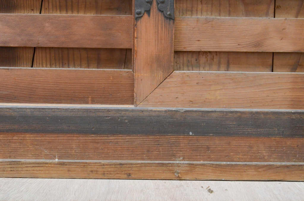 和製アンティーク　古い木味の大きな重ね収納箪笥(夜具箪笥、布団箪笥、水屋箪笥、キャビネット、食器棚、収納棚)(R-069454)