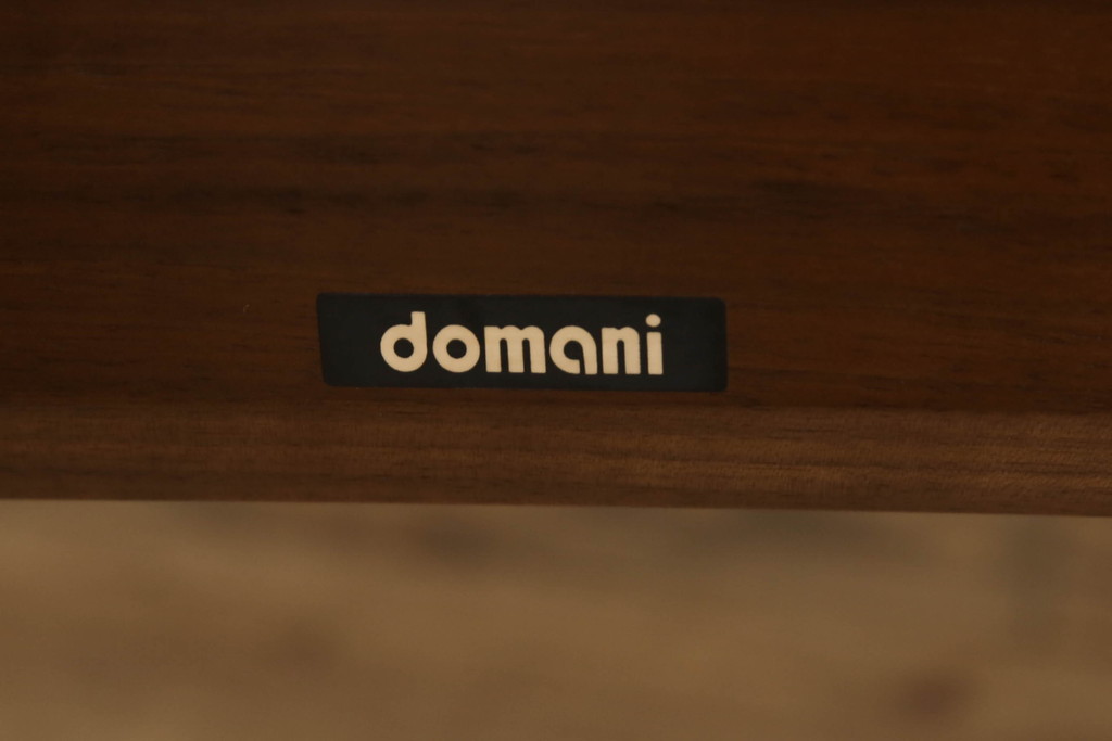 中古　美品　カリモク家具(karimoku)　domani(ドマーニ)　Excel-Life(エクセルライフ)　シンプルながらも木工技術の光るフレームがおしゃれなリビングテーブル(センターテーブル、ローテーブル)(R-060875)