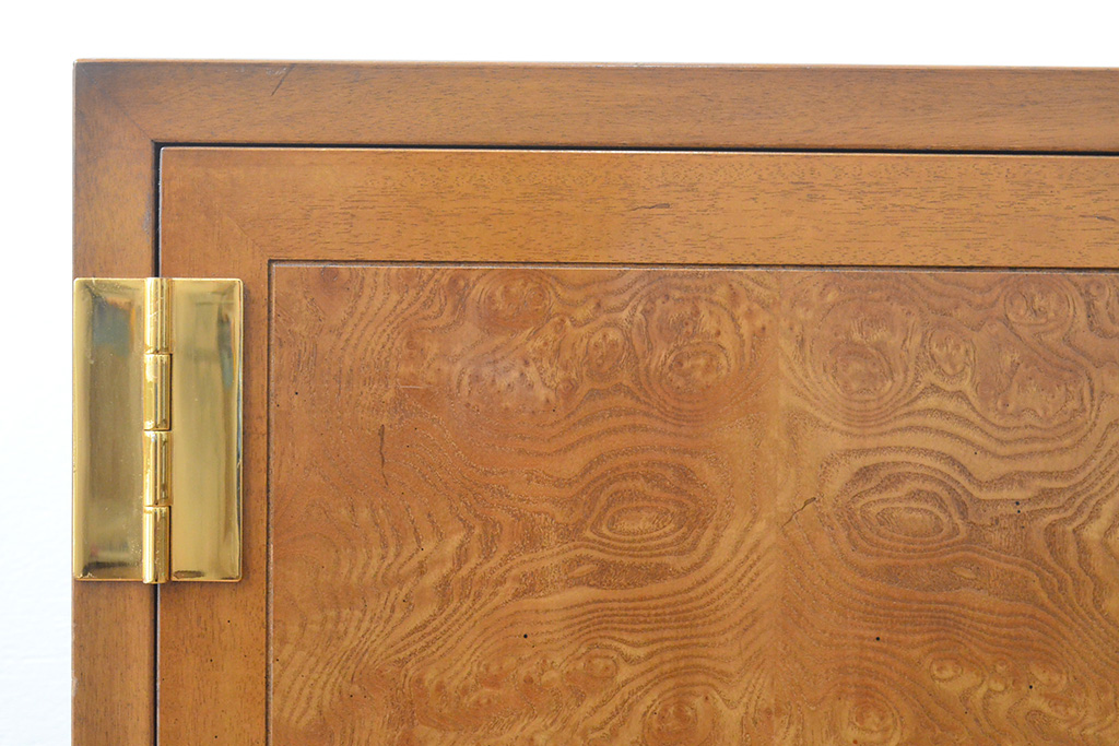 中古　美品　カリモク家具(karimoku)　domani(ドマーニ)　Morganton(モーガントン)　直線的でシンプルなデザインが目を引くサイドボード(定価約38万円)(ローボード、収納棚、引き出し、キャビネット)(R-053073)