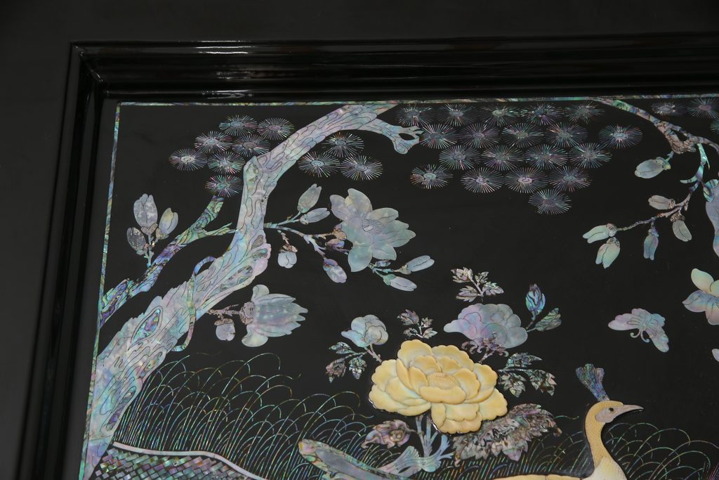 中古　美品　まるで美術品のような螺鈿細工が美しい漆塗り座卓(ローテーブル)(R-058710)