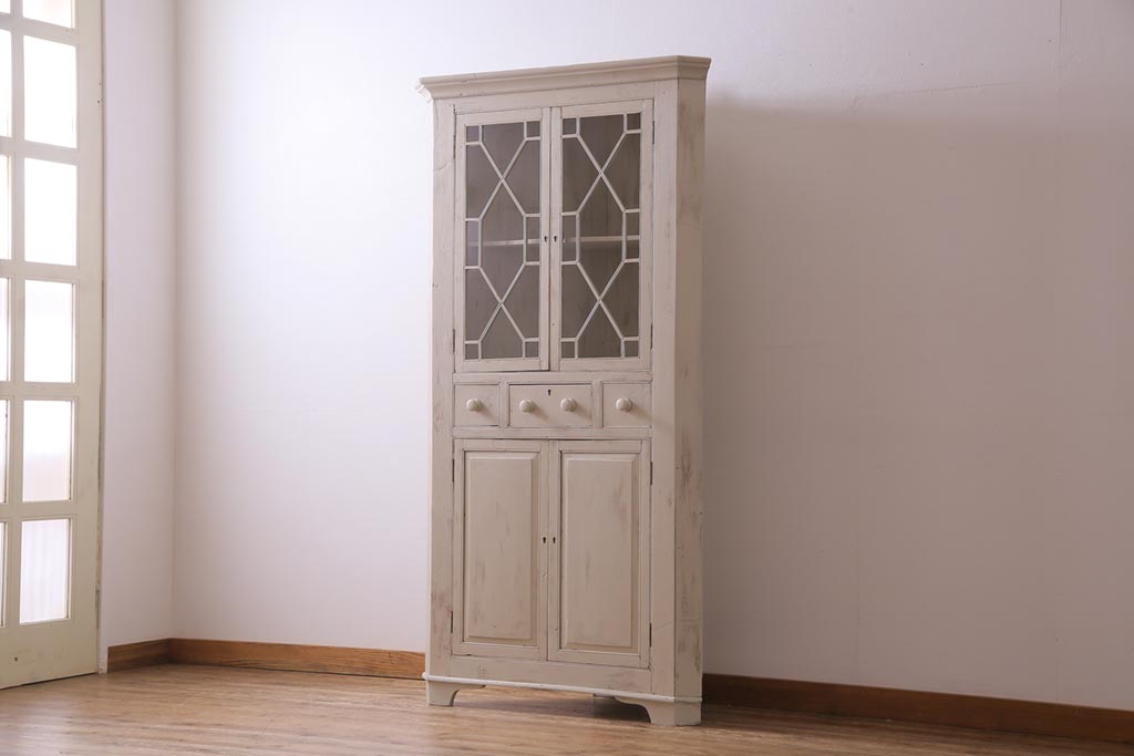 アンティーク家具　フランスアンティーク　カントリー調のペイントカラーがおしゃれなコーナーキャビネット(飾り棚、収納棚、戸棚)