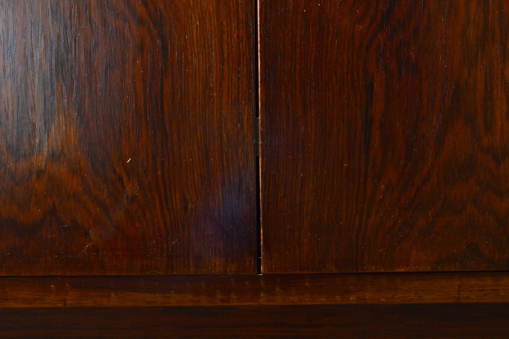 イギリスビンテージ　ローズウッド材　収納できる扉で使用中は開けっ放しOK!ファイルキャビネット(収納棚、本棚、飾り棚、戸棚、垂直収納扉、ヴィンテージ)(R-063491)