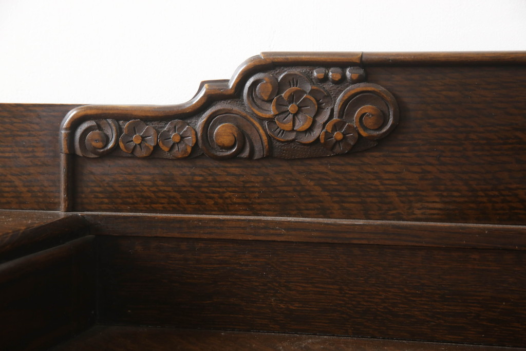 イギリスアンティーク　美品　オーク材　凝ったデザインが目を引くサイドボード(サイドキャビネット、収納棚、戸棚、引き出し、英国)(R-070297)