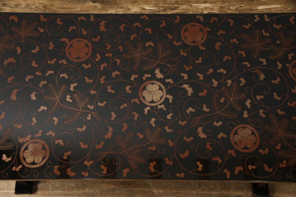 中古　輪島塗り　全体に施された蒔絵の美しい文机(ローテーブル、デスク、座机、座卓)(R-057440)