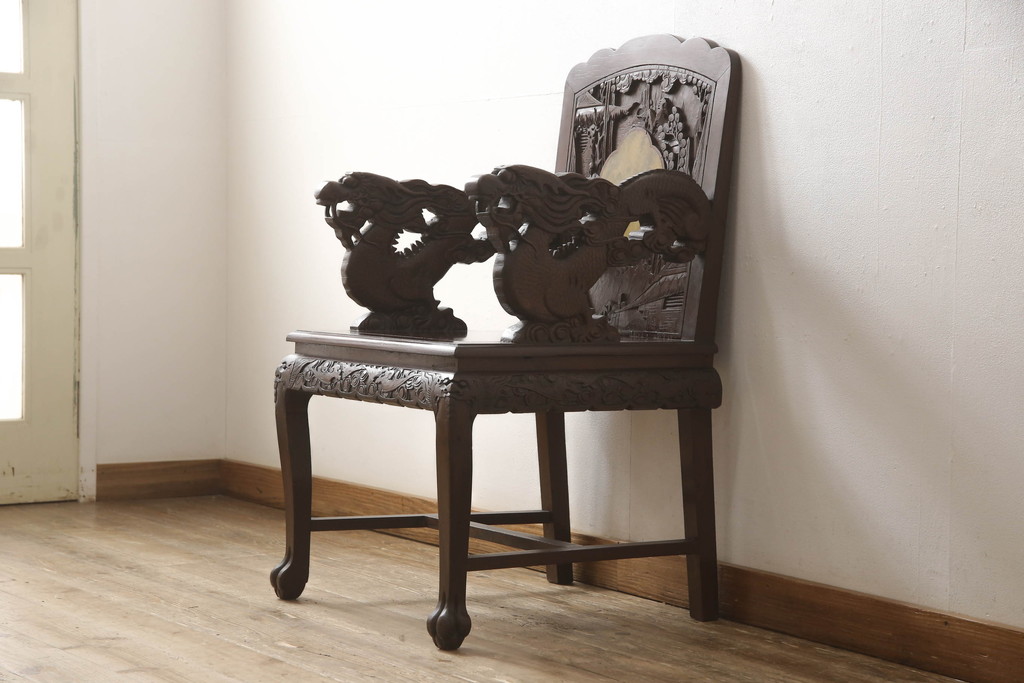 ビンテージ家具　中国　珍品　希少!　花梨(カリン)材　龍の彫刻が目を引くアームチェア(板座チェア、ダイニングチェア、椅子、ヴィンテージ)(R-059716)
