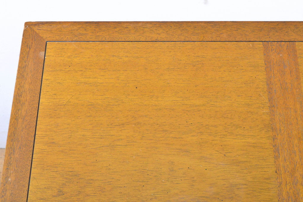 中古　DREXEL HERITAGE(ドレクセルヘリテイジ)　Triune(トライユン)　マホガニー材　洗練されたデザインとクラシカルな佇まいが魅力的なセンターテーブル(カクテルテーブル、リビングテーブル、カフェテーブル、ローテーブル)(R-062417)