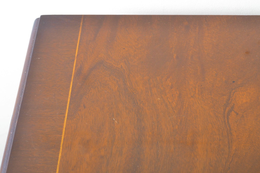 イギリスアンティーク　ウォールナット材　重厚な雰囲気漂うトールチェスト(縦型チェスト、ランジェリーチェスト、引き出し)(R-063486)
