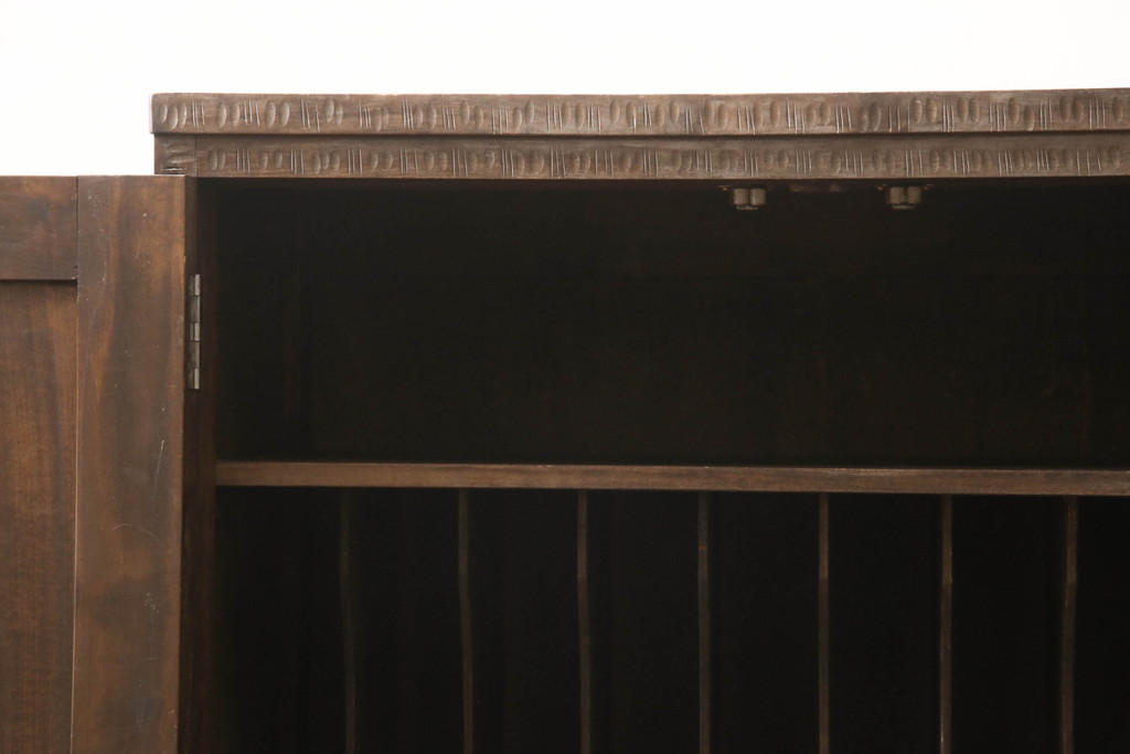 和製ビンテージ　レアモデル　軽井沢彫り　こだわりの空間づくりにおすすめのレコードケース(レコードキャビネット、サイドテーブル、サイドデスク、サイドキャビネット、収納棚、戸棚、ヴィンテージ)(R-070294)