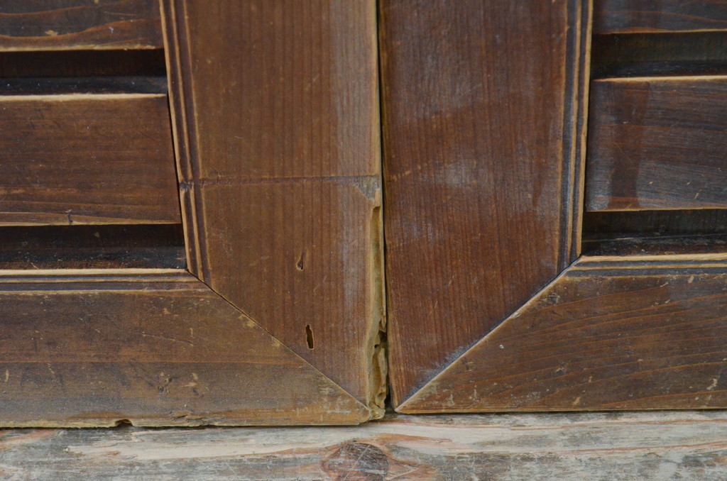 アンティーク建具　ヒノキ板　長い歳月を重ねた味わいが魅力の横浅付き板戸窓2枚セット(引き戸)(R-068434)