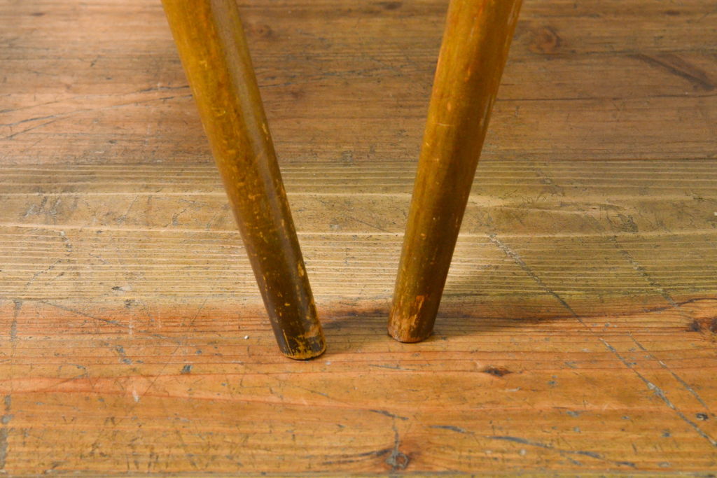 イギリスアンティーク　ERCOL(アーコール)　クッション付き　アザミの透かし彫りが上品な印象を与えるシスルバックチェア2脚セット(椅子、ダイニングチェア、板座チェア、イス)(R-063037)
