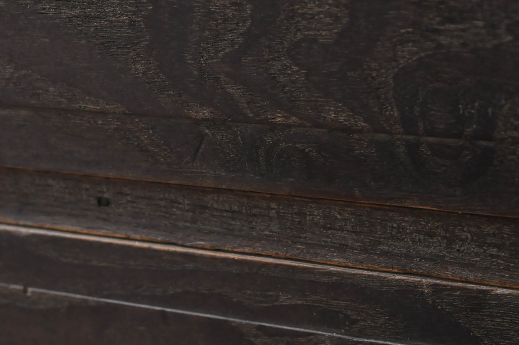 和製アンティーク　高級品!　前面桑(クワ)材　レトロな雰囲気漂うローチェスト(和たんす、収納箪笥、衣装箪笥、引き出し、ローボード、テレビ台、テレビボード)(R-068347)
