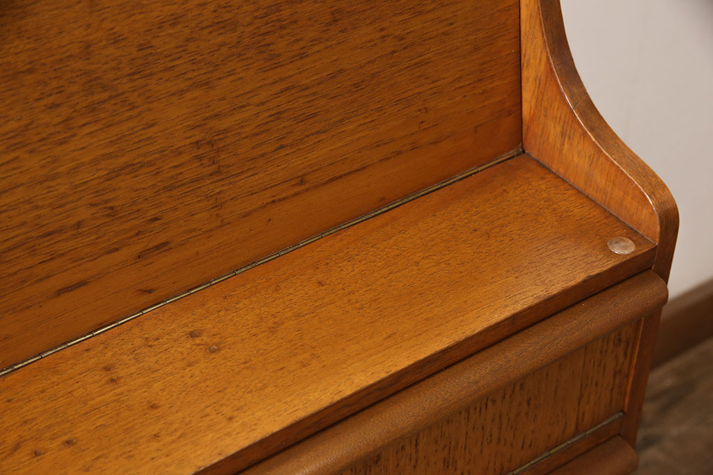 ビンテージ家具　北欧ヴィンテージ　木のぬくもりが優しい雰囲気を醸し出すチーク材製ライティングビューロー(ワークデスク、簿記机、在宅ワーク、在宅用引き出し)(R-049593)