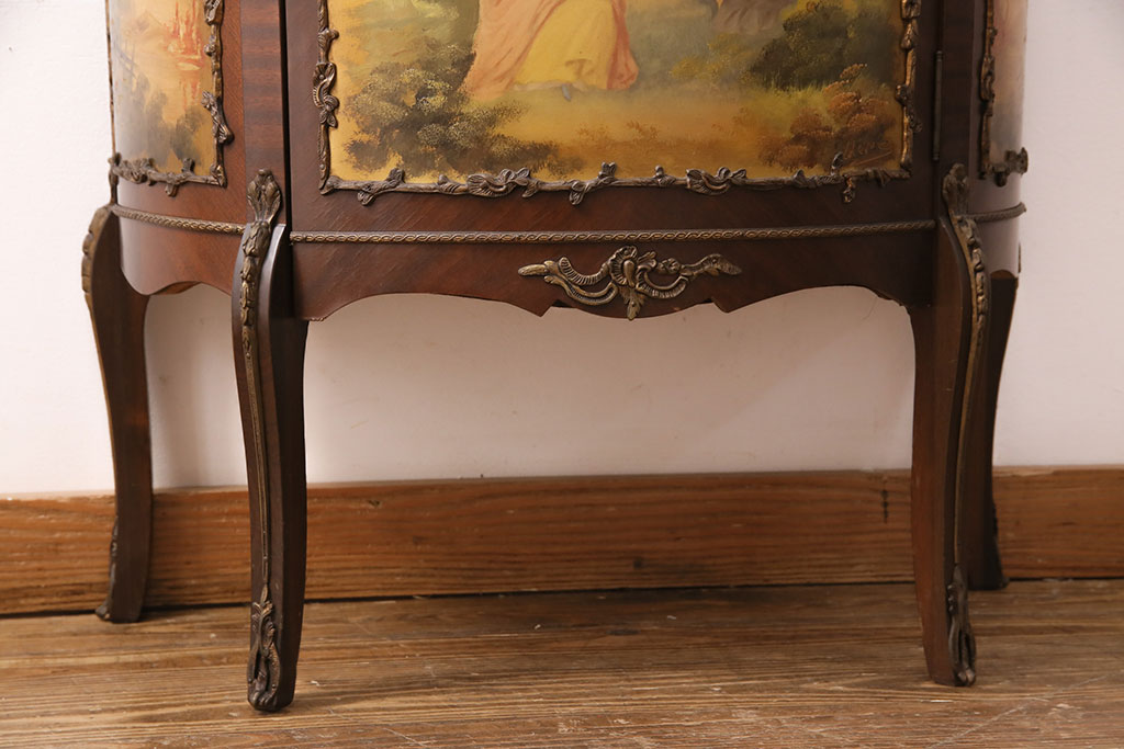 中古　スペイン製　輸入家具　マホガニー材　エレガントな雰囲気を醸しだす半円型のショーケース(ガラスケース、キャビネット、飾り棚、コレクションケース)(R-048414)