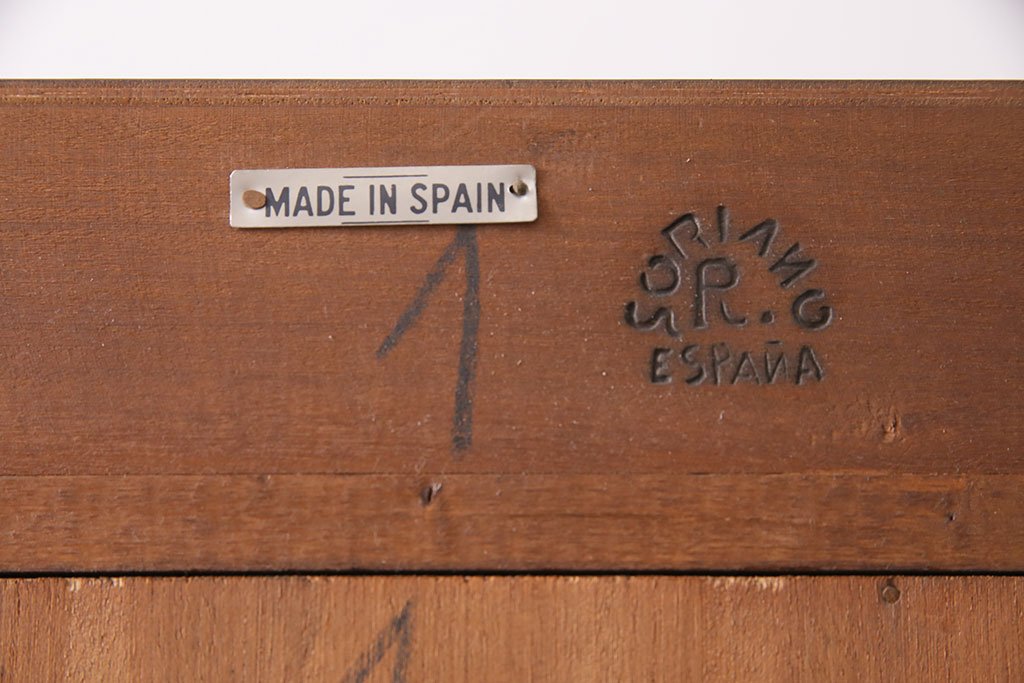 中古　スペイン製　輸入家具　マホガニー材　エレガントな雰囲気を醸しだす半円型のショーケース(ガラスケース、キャビネット、飾り棚、コレクションケース)(R-048414)