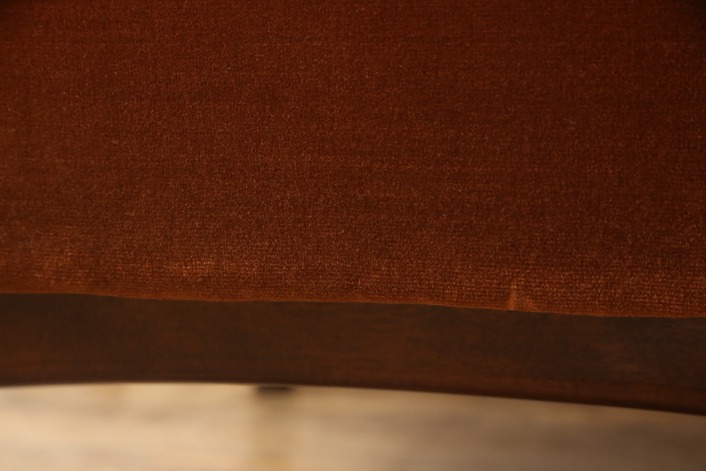 中古　美品　松本民芸家具　#300型曲肘布張イス　レトロな雰囲気を醸し出す1人掛けソファ(一人掛け、アームチェア、椅子)(定価約33万円)(R-069503)