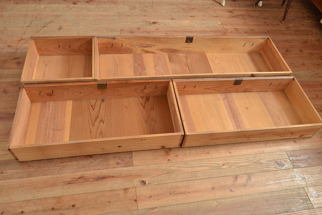 アンティーク家具　大型サイズの木製テレビ台(リビングボード)(R-036888)