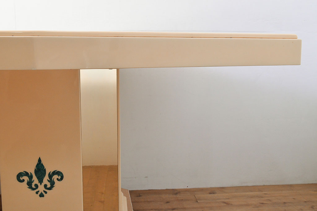 中古　フランス高級家具　八角形の天板が珍しい!お洒落なデザインが魅力の大型ダイニングテーブル(4人掛け、6人掛け、食卓)(定価約130万円)(R-053090)