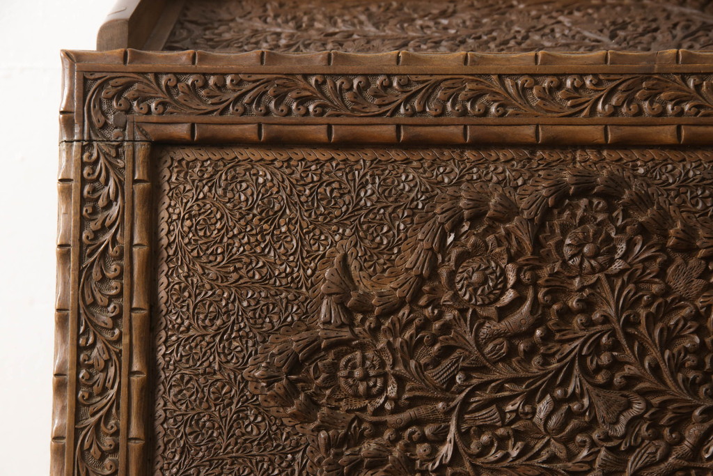 アジアアンティーク　民芸家具　総チーク材総彫り　隅々まで施された彫刻が圧巻のライティングビューロー(ワークデスク、机、在宅ワーク、在宅用、チェスト)(R-061485)