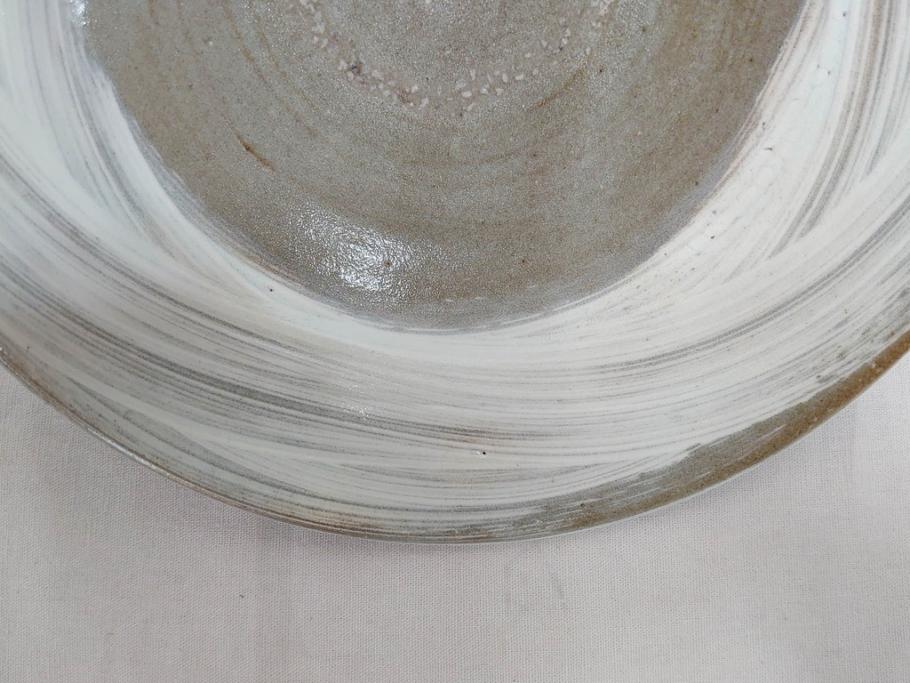 小林東五　對州窯　刷毛目(はけめ)　約21cm　6.9寸　上品な和の趣溢れる平皿(深皿、和皿、和食器、六寸九分、共箱付き)(R-070867)