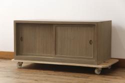 ヴィンテージ家具　北欧ビンテージ　デンマーク製　ローズウッドの美しい木肌が高級感漂うコーナーキャビネット(収納棚、戸棚)
