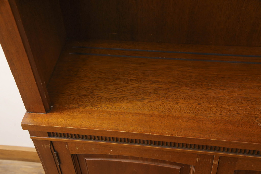 中古　DREXEL HERITAGE(ドレクセルヘリテイジ)　Triune(トライユン)　上品な佇まいのブックケース(本棚、飾り棚、キャビネット、収納棚)(R-070744)