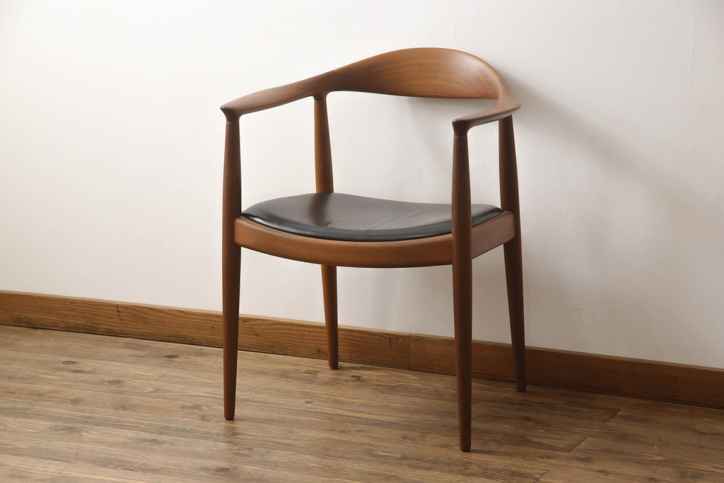 デンマークビンテージ　Johannes Hansen(ヨハネス・ハンセン)　Hans J Wegner(ハンス・J・ウェグナー)デザイン　THE CHAIR(ザ・チェア)　JH503　洗練された佇まいと曲線が美しいチェア(アームチェア、ダイニングチェア、椅子、イス、北欧、ヴィンテージ)(R-070750)