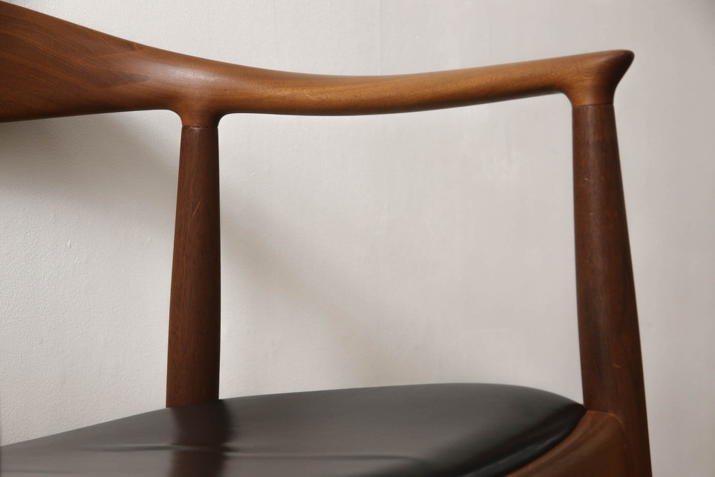 デンマークビンテージ　Johannes Hansen(ヨハネス・ハンセン)　Hans J Wegner(ハンス・J・ウェグナー)デザイン　THE CHAIR(ザ・チェア)　JH503　洗練された佇まいと曲線が美しいチェア(アームチェア、ダイニングチェア、椅子、イス、北欧、ヴィンテージ)(R-070750)