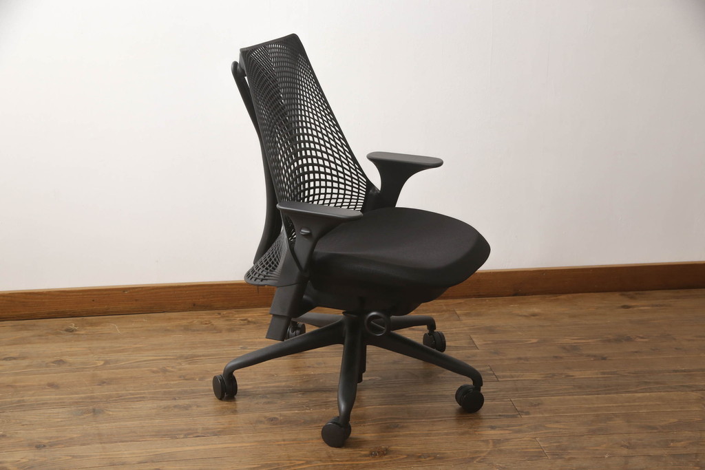 中古　美品　Hermanmiller(ハーマンミラー社)　セイルチェア(SAYL Chair)　立体的な背もたれが印象的なアームチェア(オフィスチェア、ワークチェア)(R-068677)