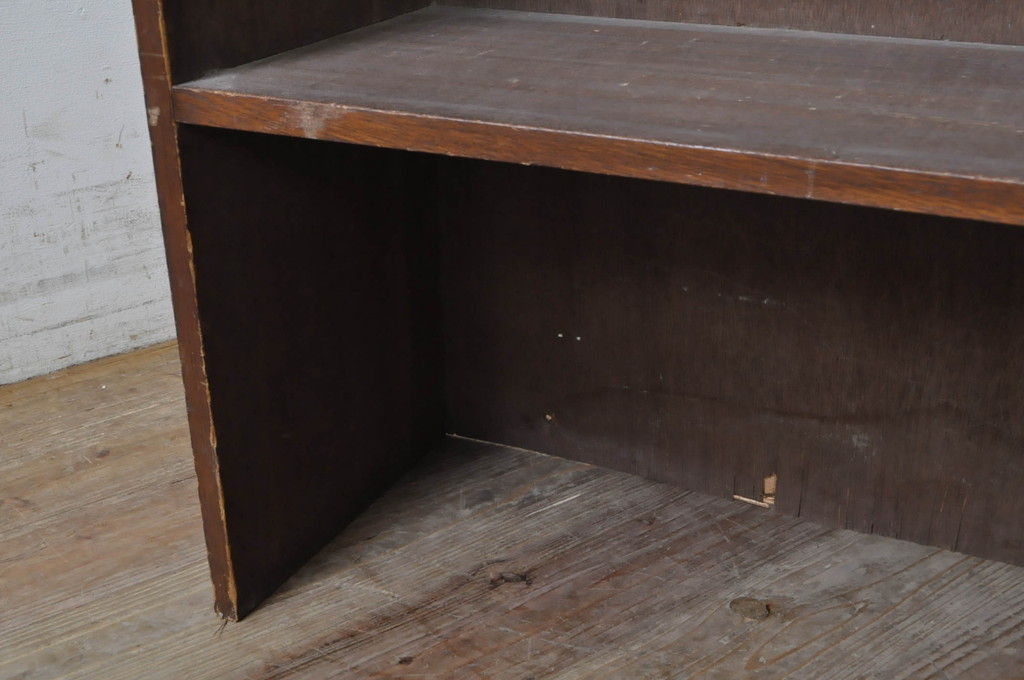 和製アンティーク　昭和レトロ　シンプルなデザインが取り入れやすい縦型の本棚(オープンラック、収納棚、ブックシェルフ、飾り棚、ディスプレイラック)(R-068610)