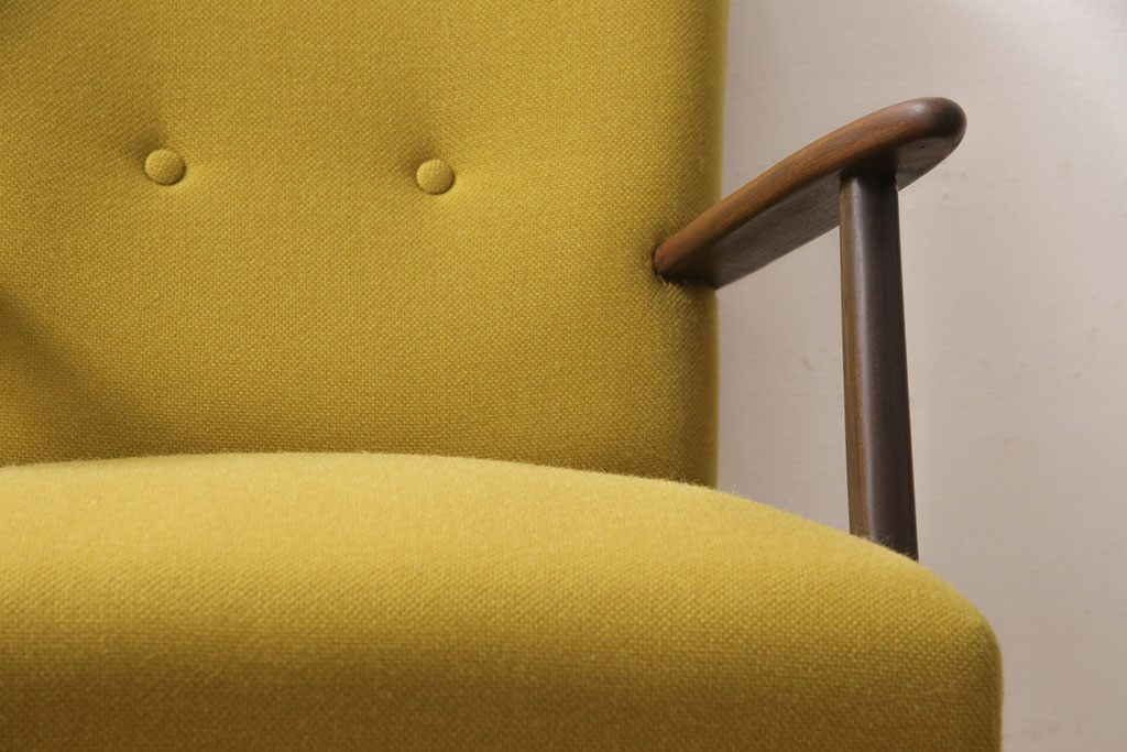 北欧ヴィンテージ　くすんだ黄色がお部屋のアクセントになるイージーチェア(1人掛けソファ、アームチェア、1P、ビンテージ)(R-051513)