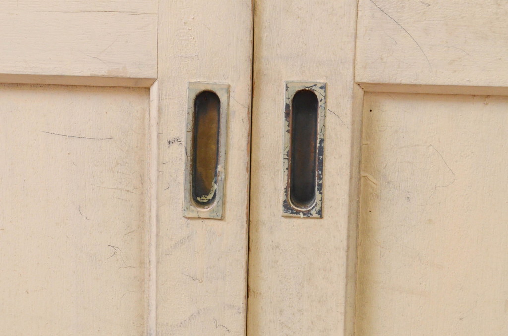 アンティーク建具　ペイント仕上げ限定　レトロな空間づくりにおすすめな古い学校のガラス戸4枚セット(引き戸)(R-068707)