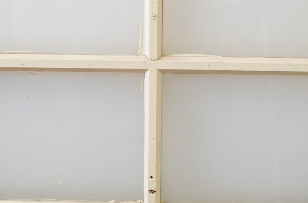 アンティーク建具　ペイント仕上げ限定　レトロな空間づくりにおすすめな古い学校のガラス戸2枚セット(引き戸)(R-068709)