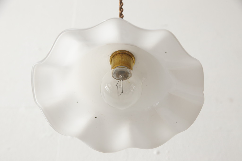 ヴィンテージ照明　イギリスビンテージ　フリルシェードが空間の可愛らしいアクセントになるペンダントライト(ランプシェード、天井照明、吊り下げ照明)(R-059385)
