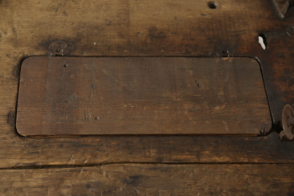 イギリスアンティーク　SINGER(シンガー)社　古材天板　使い込まれた天板が深い味わいを醸し出すミシンテーブル(シンガーミシン、作業台、ミシン台、鉄脚テーブル、英国)(R-063966)