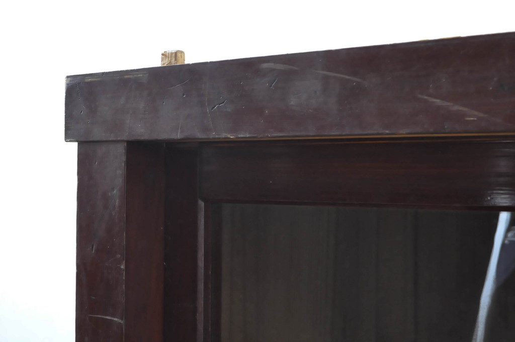 和製アンティーク　漆塗り　引き出し付き　使い込まれた風合いが味のあるガラス戸棚サイドボード(収納棚、水屋箪笥、食器棚、サイドキャビネット)(R-063833)