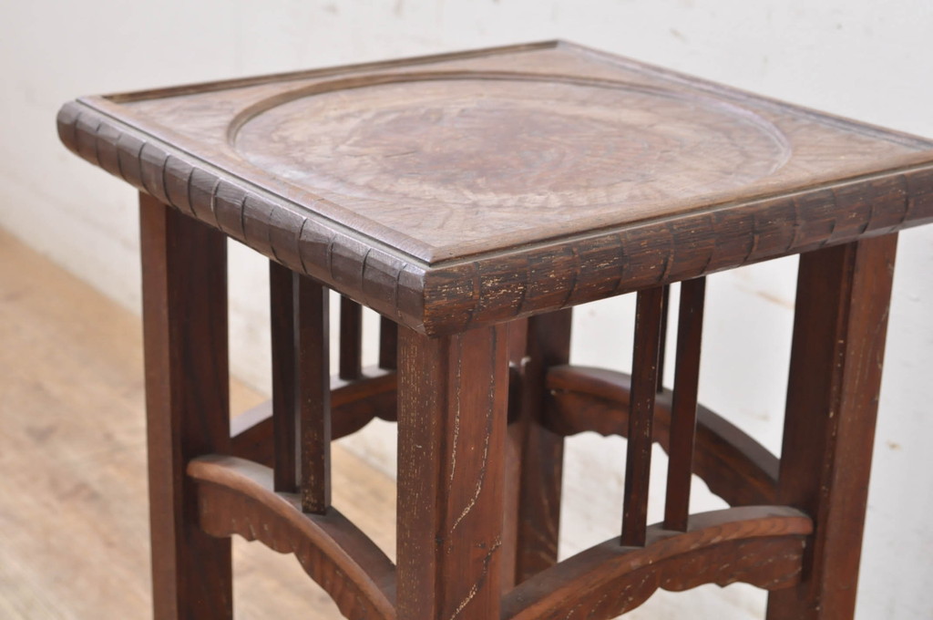 和製アンティーク　古い洋館で使われていた欅(ケヤキ)材製のサイドテーブル(花台、飾り台、エンドテーブル、ナイトテーブル)(R-068633)