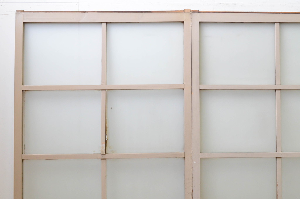 アンティーク建具　ペイント仕上げ限定　レトロな雰囲気づくりにおすすめのガラス戸4枚セット(引き戸)(R-068862)