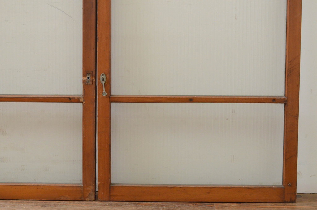 アンティーク建具　どこか懐かしい雰囲気漂うモールガラス窓4枚セット(引き戸、ガラス戸)(R-068890)