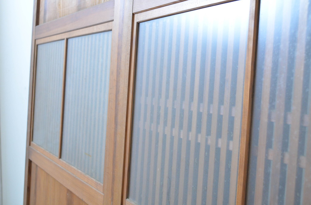 アンティーク建具　裏ガラス付き　落ち着いた和の空間を演出する格子帯戸2枚セット(ガラス戸、引き戸、ガラス帯戸)(R-063722)