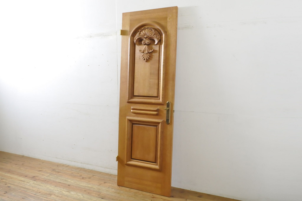 中古　ブランド家具　総ナラ(楢)材　立派な彫刻の高級ドア1枚(オークドア、扉、木製ドア、玄関ドア、建具)(R-063782)