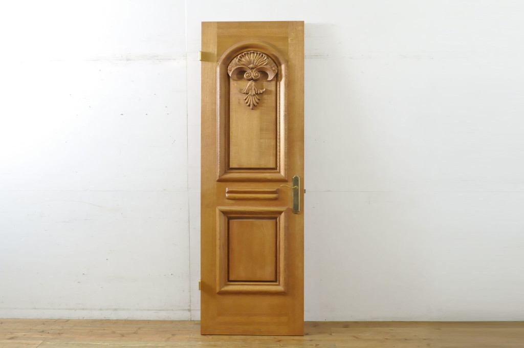 中古　ブランド家具　総ナラ(楢)材　立派な彫刻の高級ドア1枚(オークドア、扉、木製ドア、玄関ドア、建具)(R-063782)